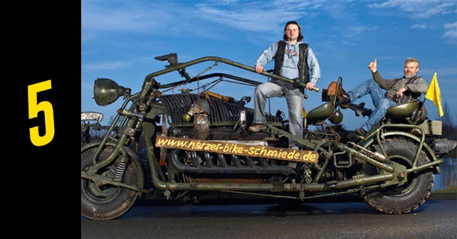 5. La moto la plus lourde : 4.749 tonnes (10 470 lbs) - Tilo et Wilfried Niebel - Allemagne (Livre Guinness des records : http://www.guinnessworldrecords.com/world-records/heaviest-motorcycle)