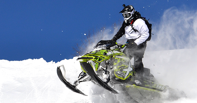 KimpexNews - Product review - Booster Pack - Snowmobile Action Shot